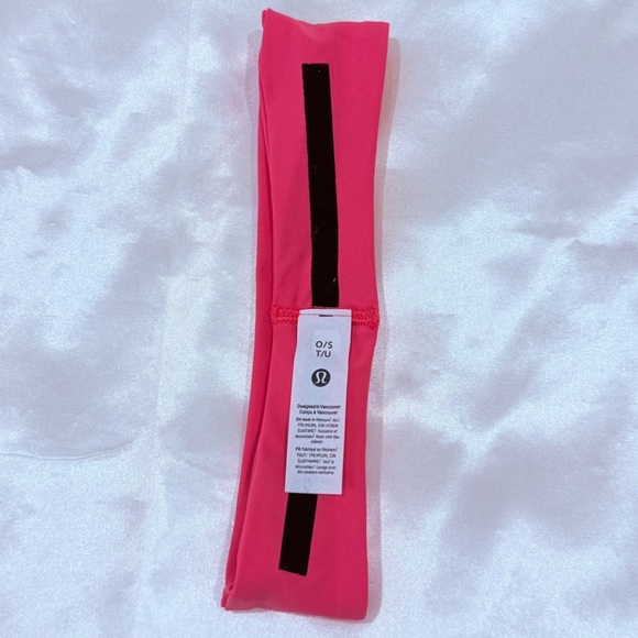 Lululemon Womens Luxtreme Training Headband Thin Sonic Pink Grippy Athletic - Picture 7 of 10